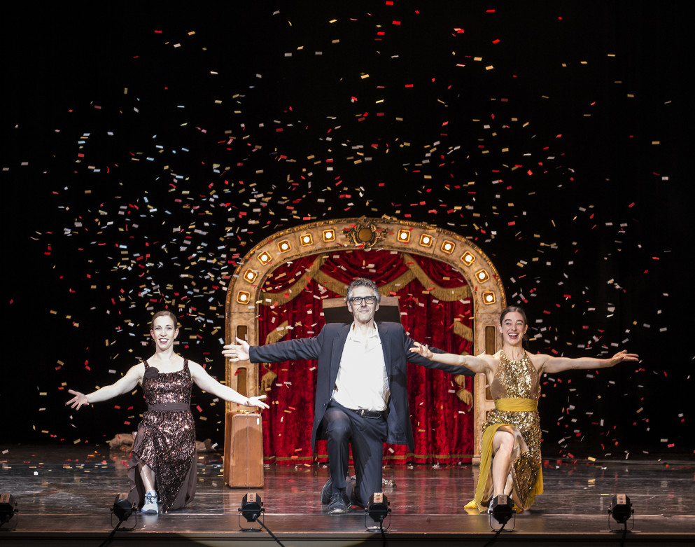 Ira Glass with members of Monica Bill Barnes Dance Company, shot by David Bazemore