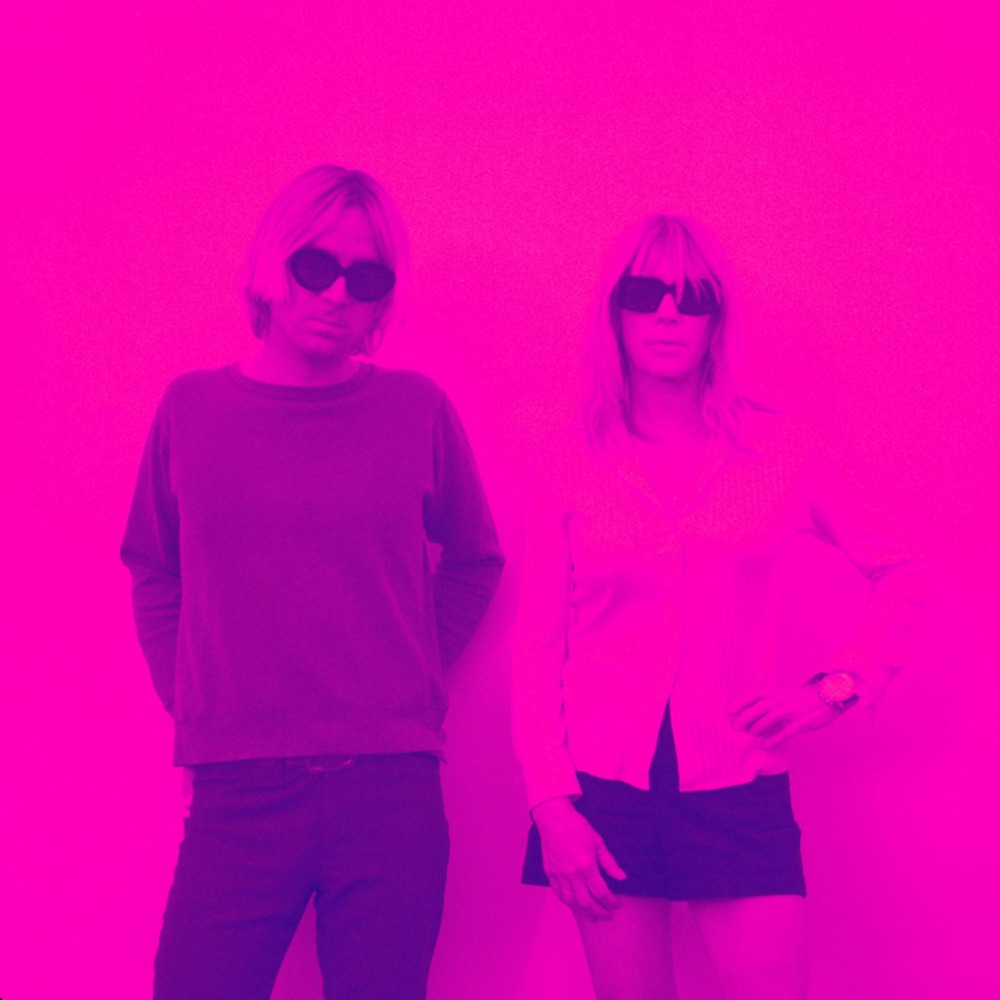 kim-gordon-glitterbust