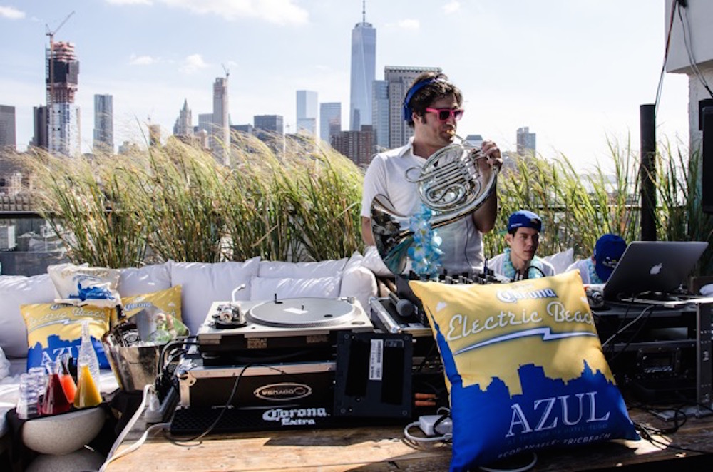 Electric Beach - Hotel Hugo-preview image